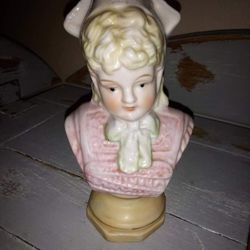 Beautiful Vintage Bust Figurine 