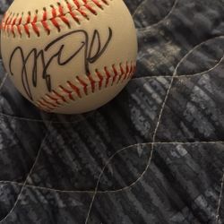 Autograph Michael Jordan baseball with authentic certificate