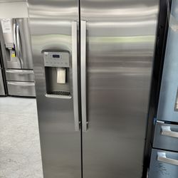 GE side By Side Counter Depth Refrigerator 