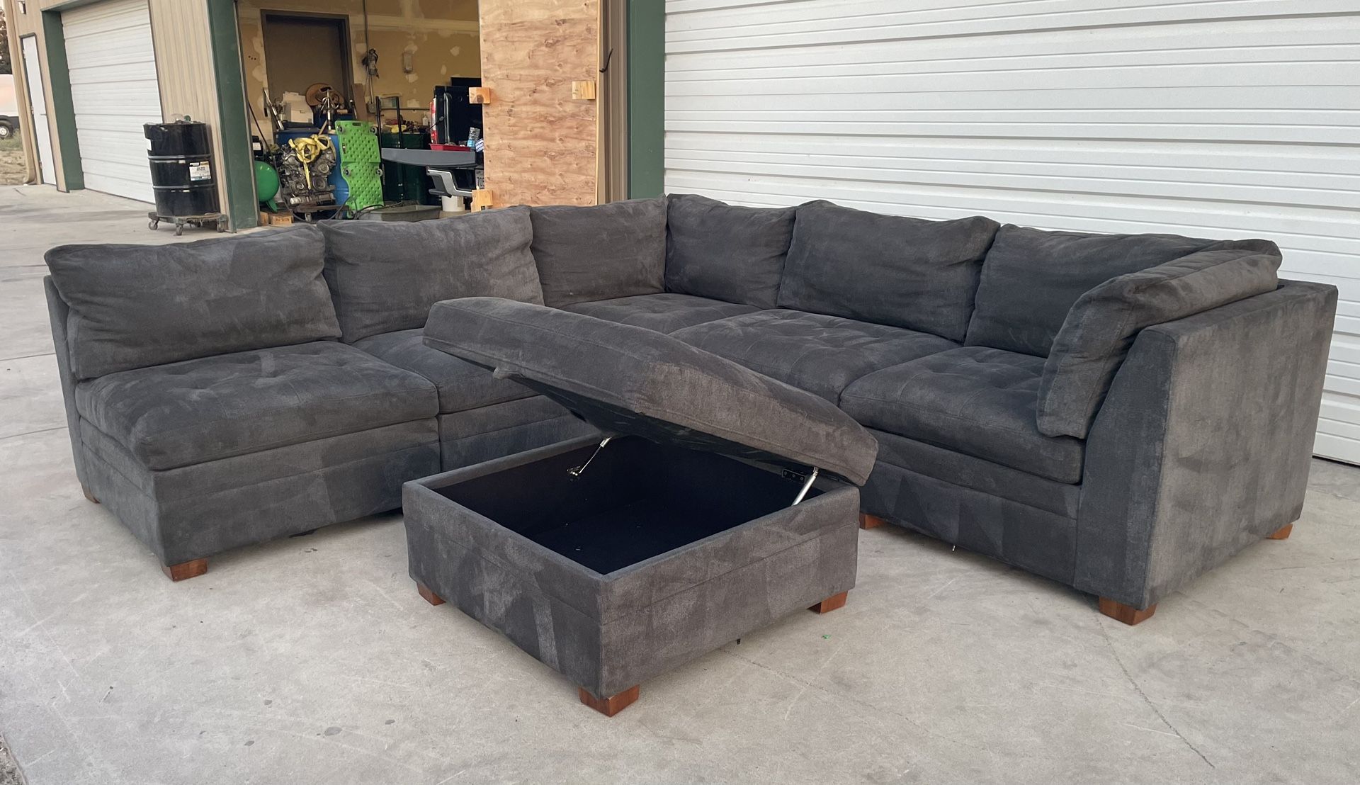 6 PIECE MODULAR SECTIONAL WITH STORAGE OTTOMAN
