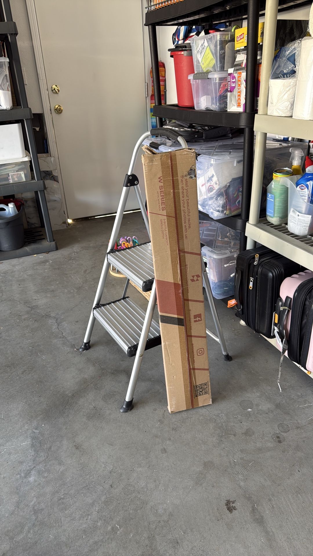 Metal wine rack brand new unopened