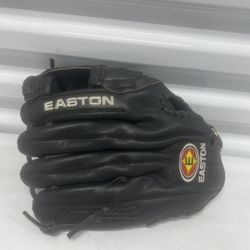 Easton Black Magic 12.5 Inch ETX 125 B Baseball Mitt Glove All Leather RHT used in good condition with normal signs of usage.