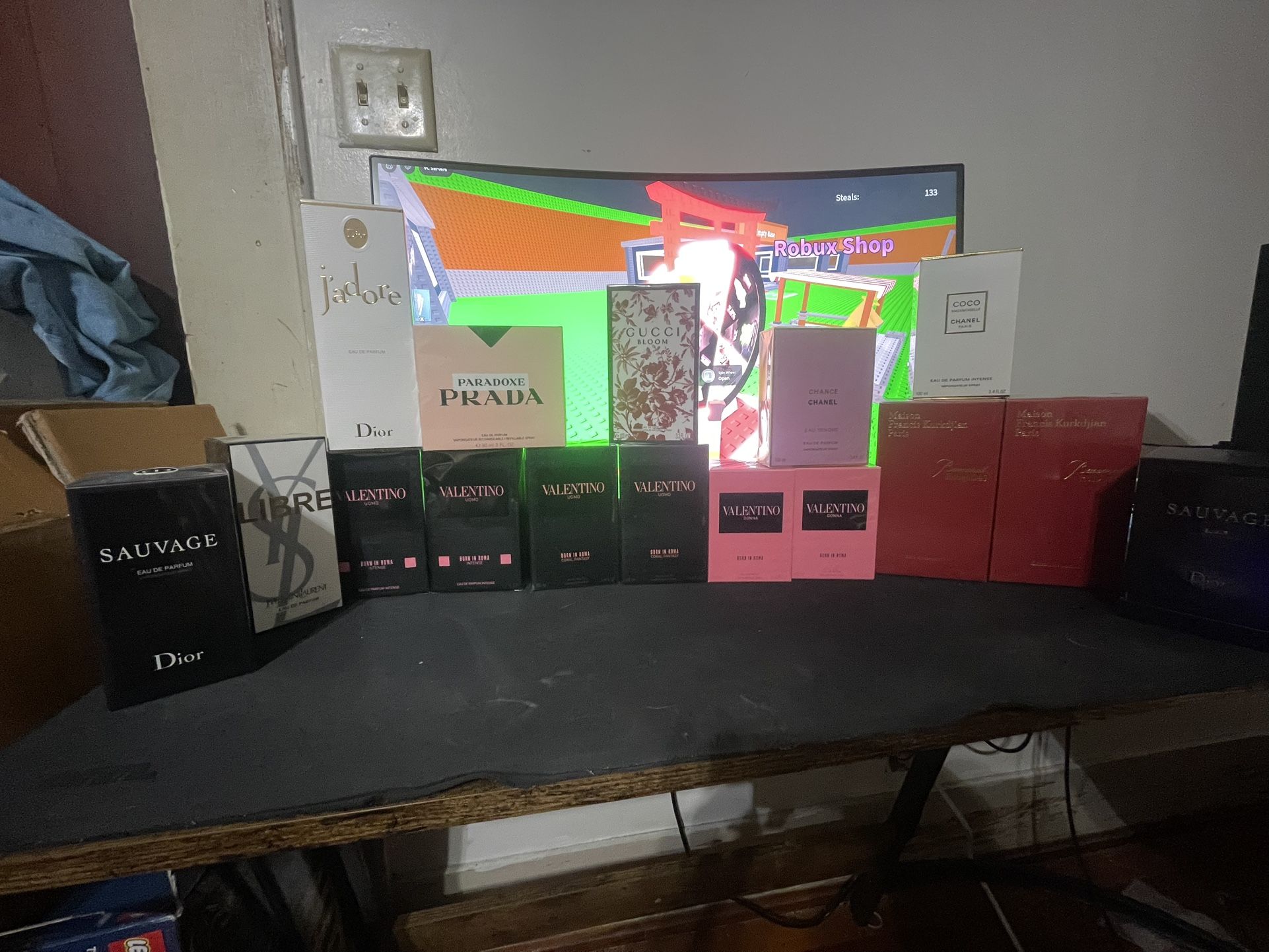 Men And Women’s Colgone