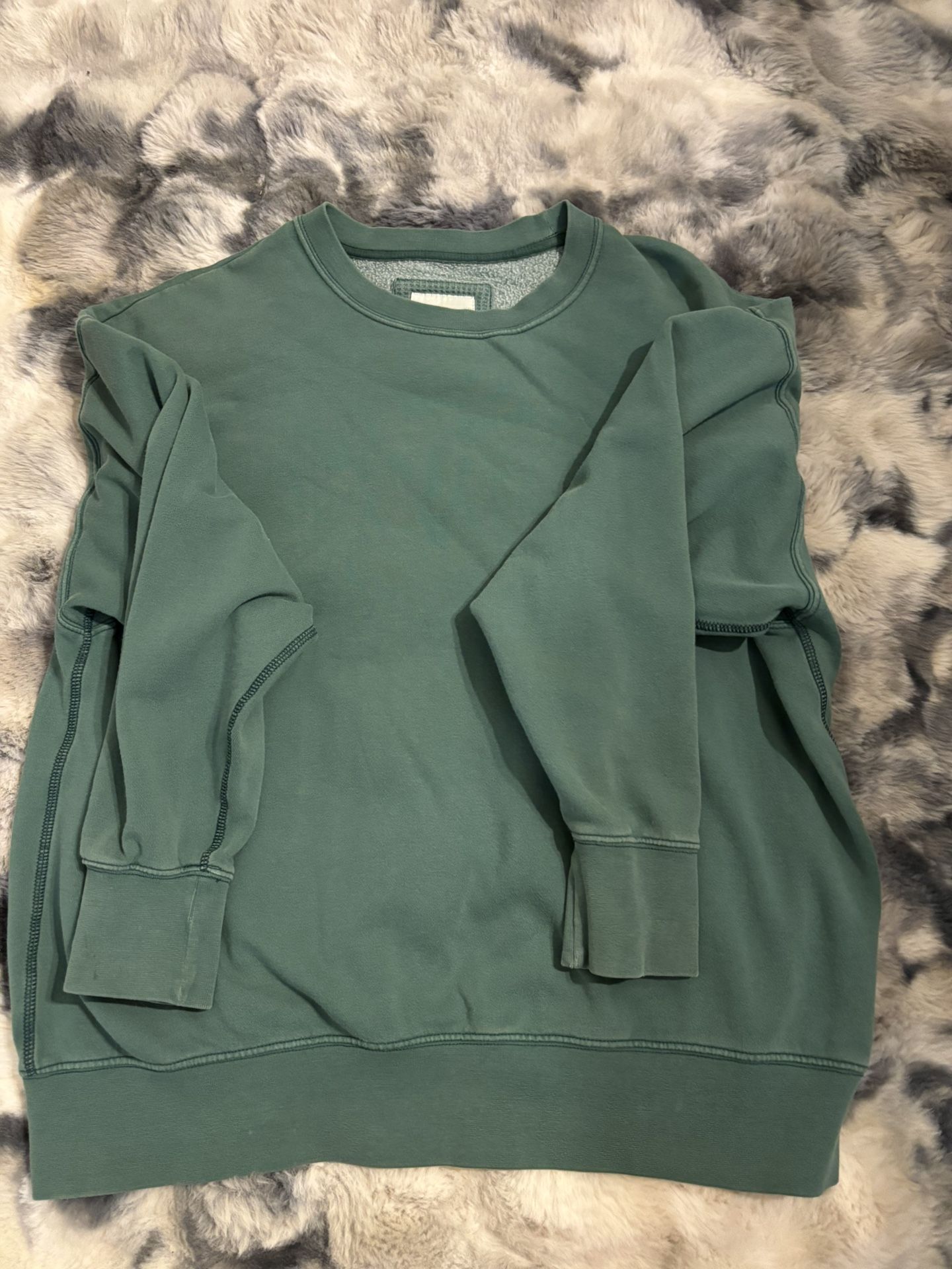 American Eagle Pull Over Sweater