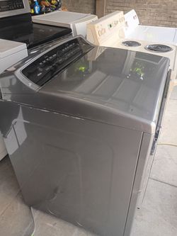 Property Manager Owner Cleaning out Garage 
4 electric dryers work good
1 electric stove (oven takes time to get to temp)
1 gas dryer works great 
1 w