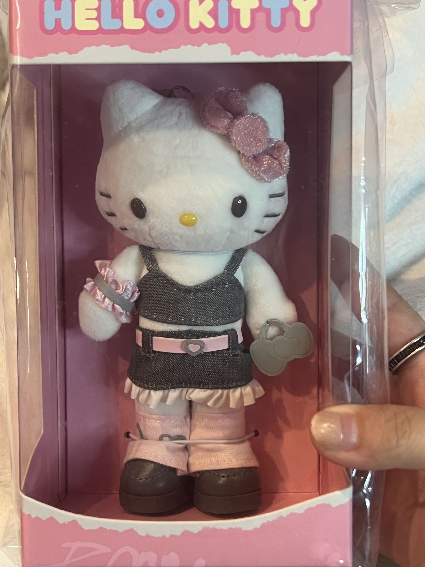 Hello Kitty's One Day Dress Up keyring
