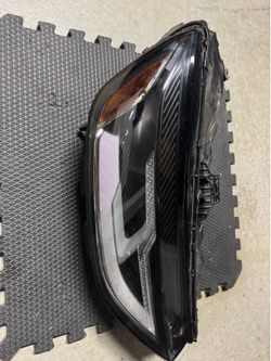 Audi A4 2020-2024 passenger headlight Oem
