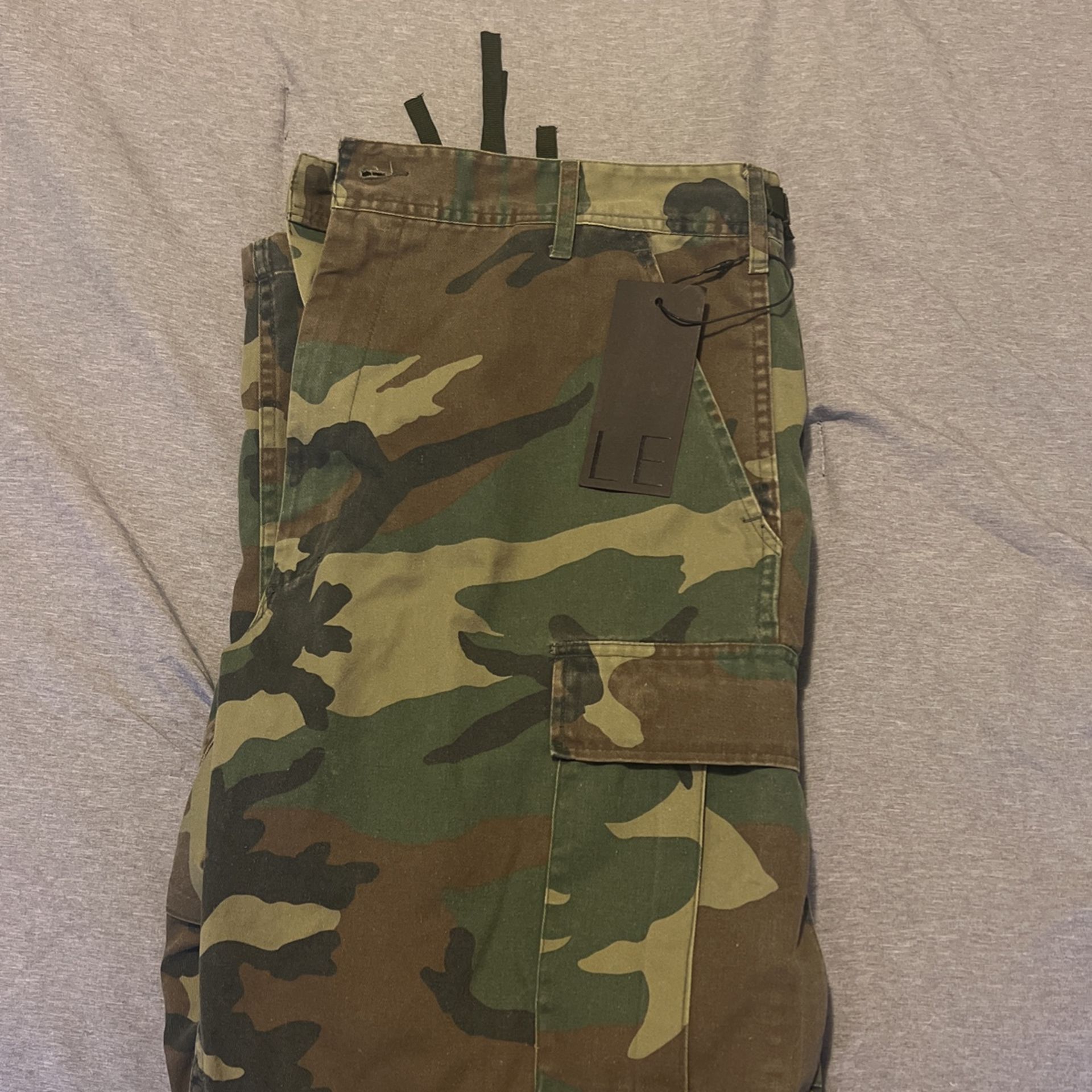 LE army Print Cargo Pants