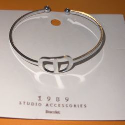  Fashion Bracelet