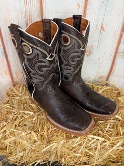 New cowboy boots size 5 WOMENS