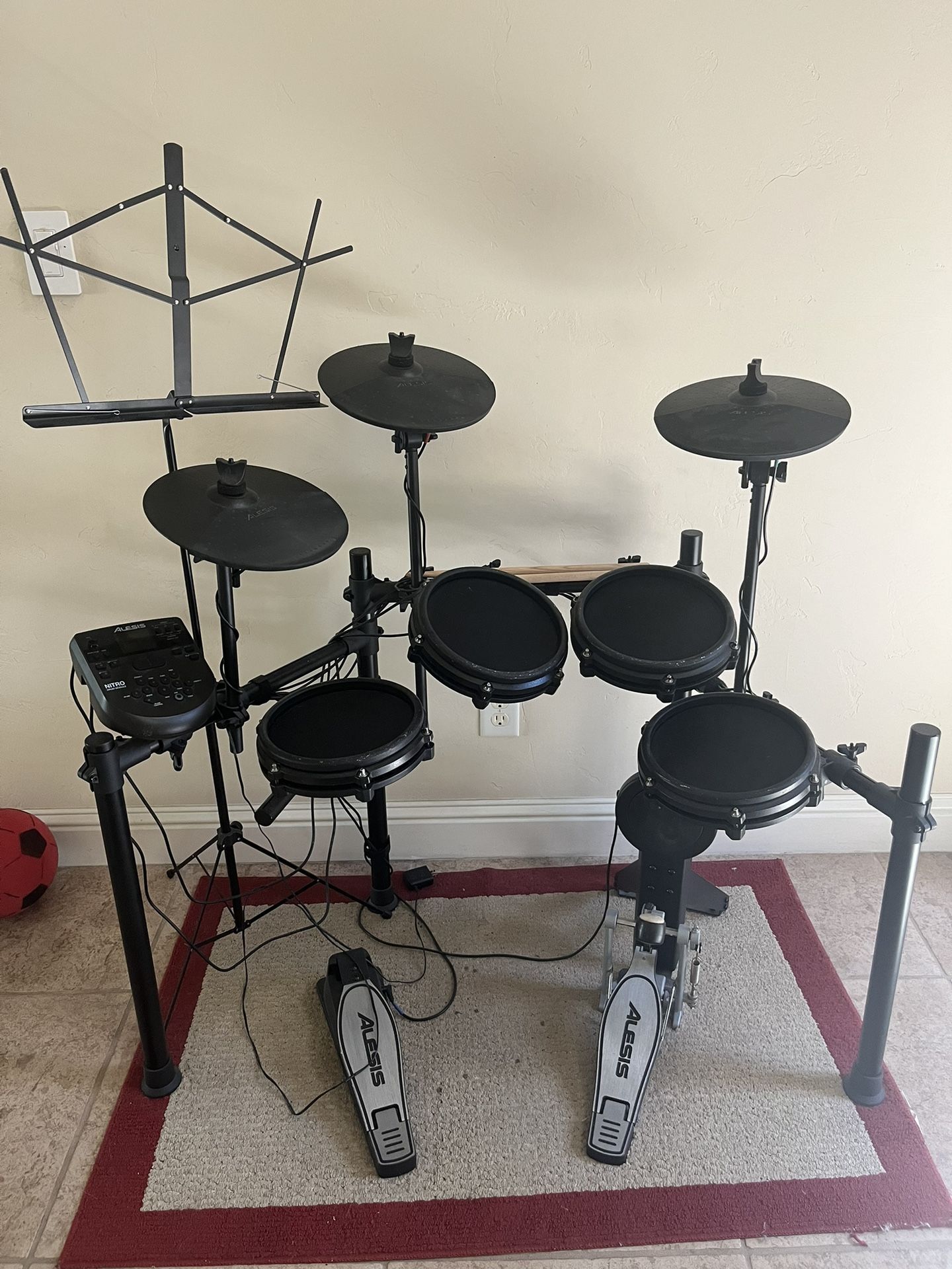 Alessus Drum Set With Seat And Speaker