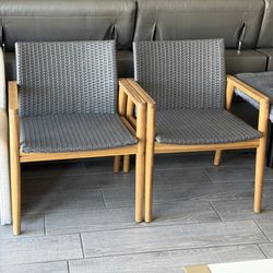 Beautiful Set Of 2 Patio Chairs New 