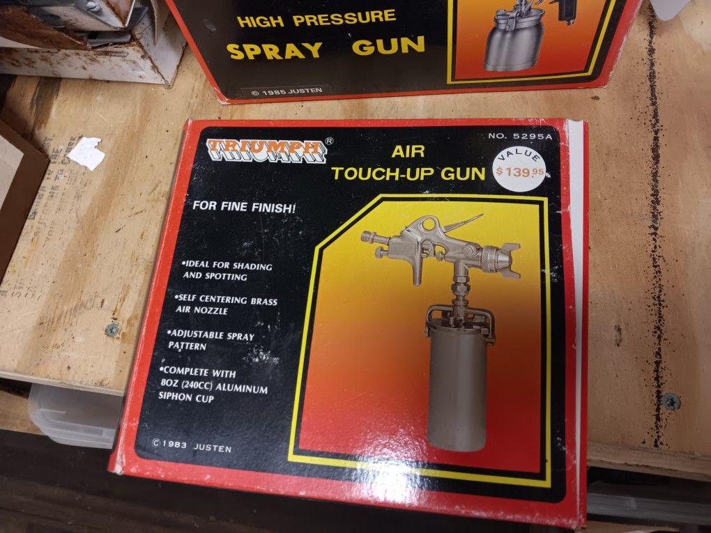 Triumph air touch up spray gun
