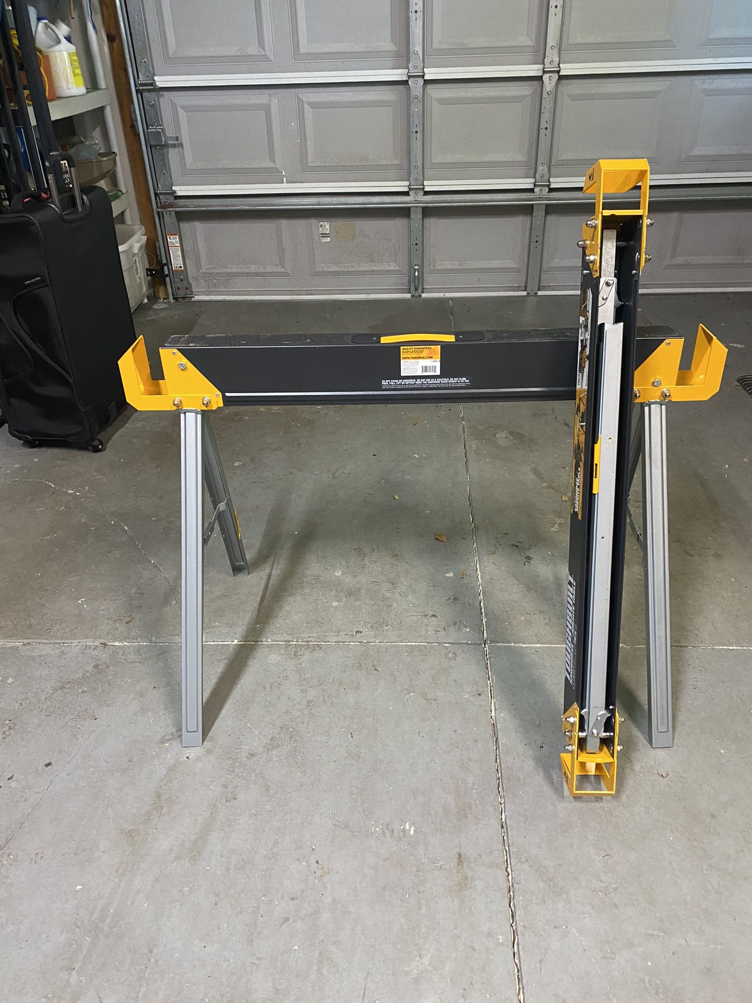 Portable saw horses