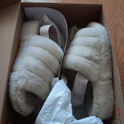 Fluff Yeah Uggs Women's Size 8 great condition 