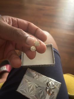 10k gold diamond earrings