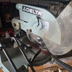 Delta 10" Compund Miter Saw