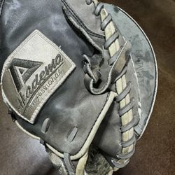 High quality baseball Youth catchers glove in Peoria