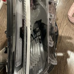 Toyota RAV4 Headlight Driver’s Side 2023