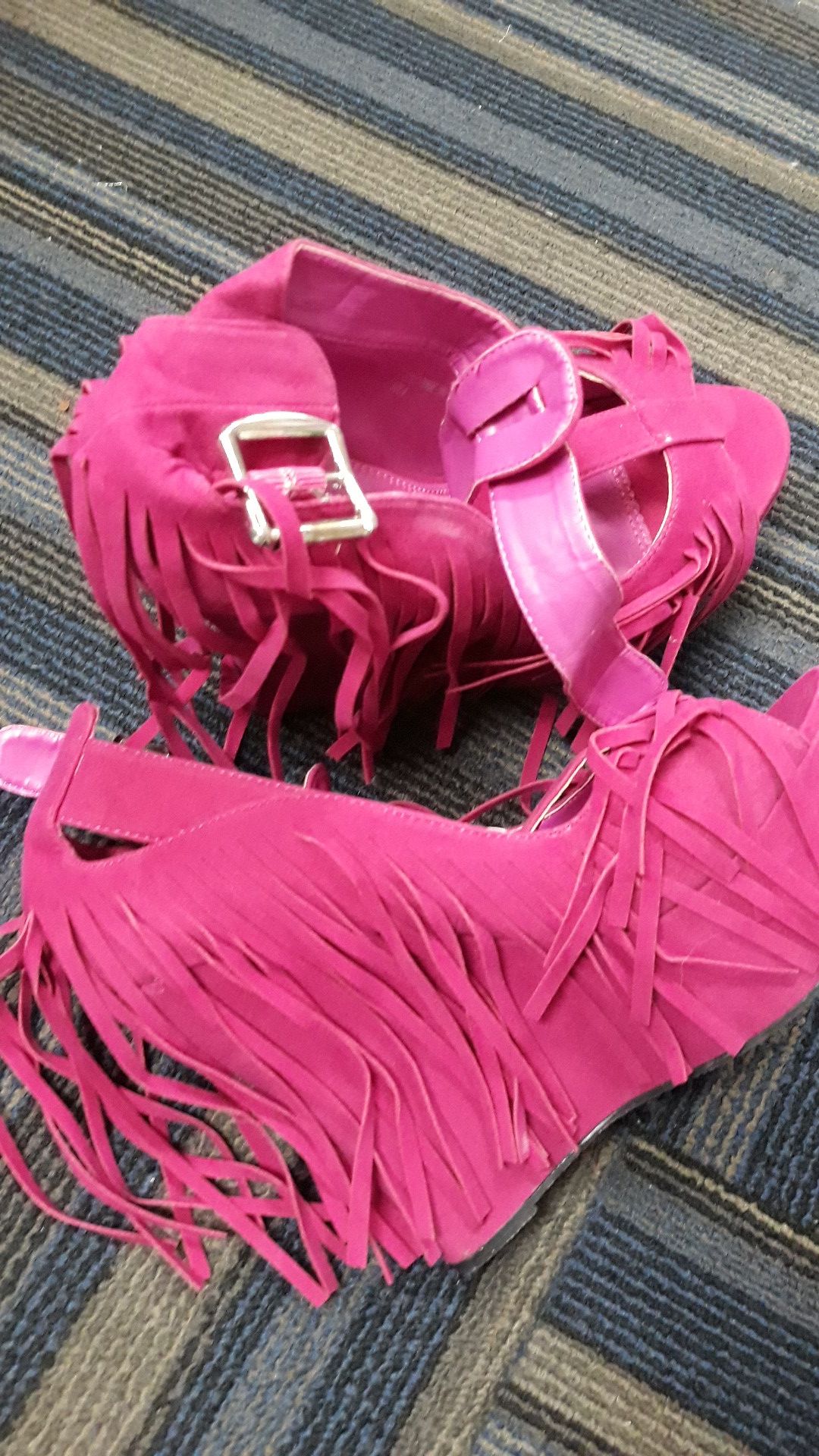 Richest fuchsia Fringe size 9