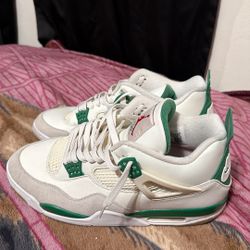 Jordan 4 SB