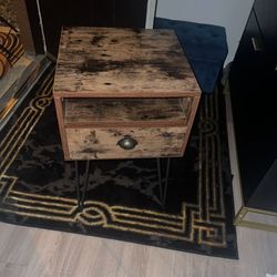 2 Side Tables