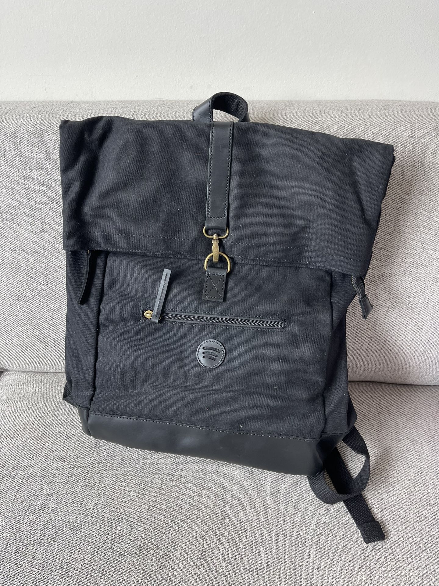 Roll Top Spotify Endorsed black Rucksack backpack