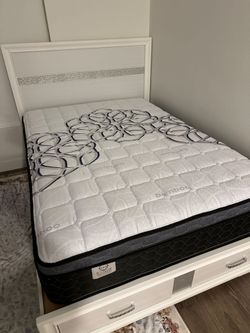 Full Size Mattress Pillow Top New Bedframe sold separately