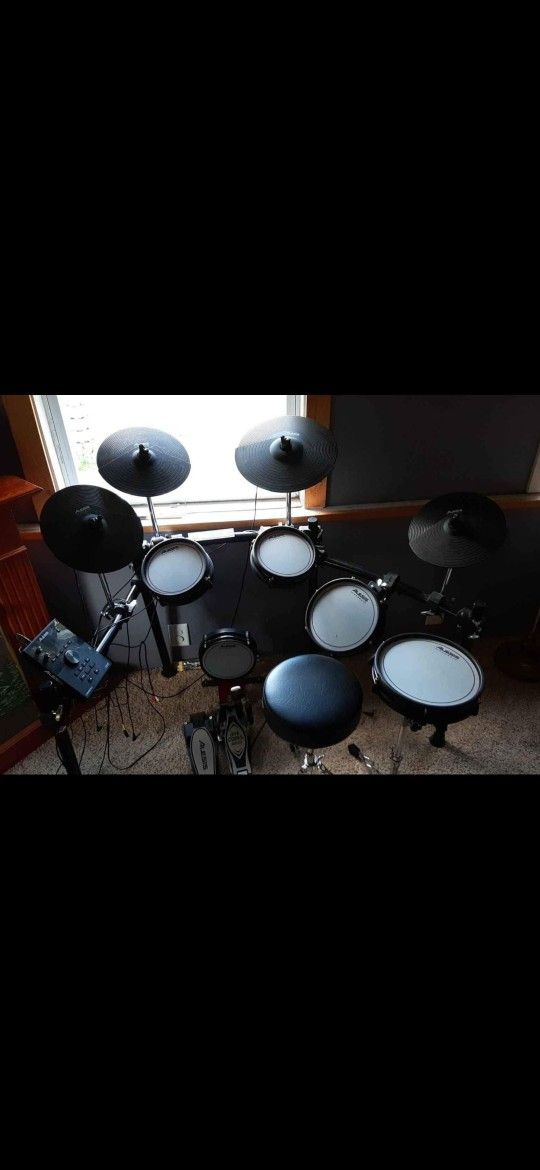 Alesis Crimson II SE Electric Drum Set.