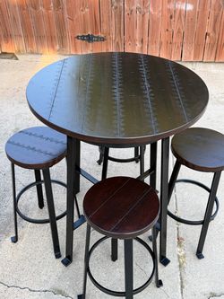 Round Bar Height Table with 4 Stools