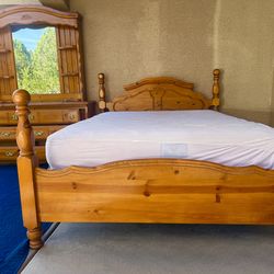 (Delivery Available) 5 Piece Queen - Notty Pine Bedroom Set