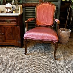 🌸 Vintage Pink Taffeta Accent Chair with Carved Wood Detail 🌸