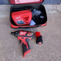 IMPACT DRILL MILWAUKEE 