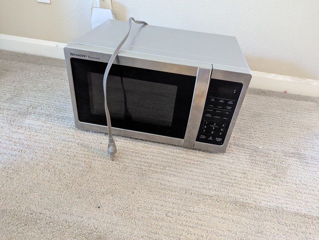 Sharp Small 900 Watt Countertop Microwave