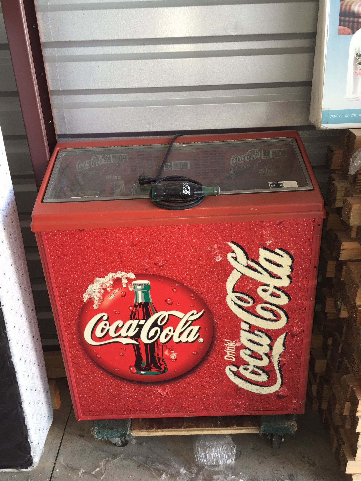 Vintage Coca Cola machine