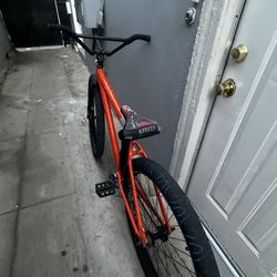 THRONE ORANGE PALM LMK FOR TRADES OR CASH