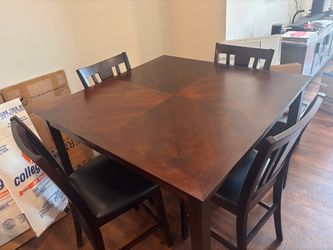 Kitchen table with 4 chairs