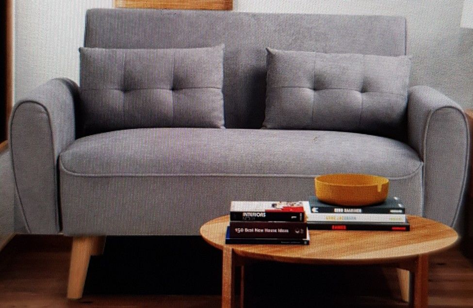 Like New Loveseat Sofa Couch Pets & Smoke Free Apartment(Dimensions In The Picture)