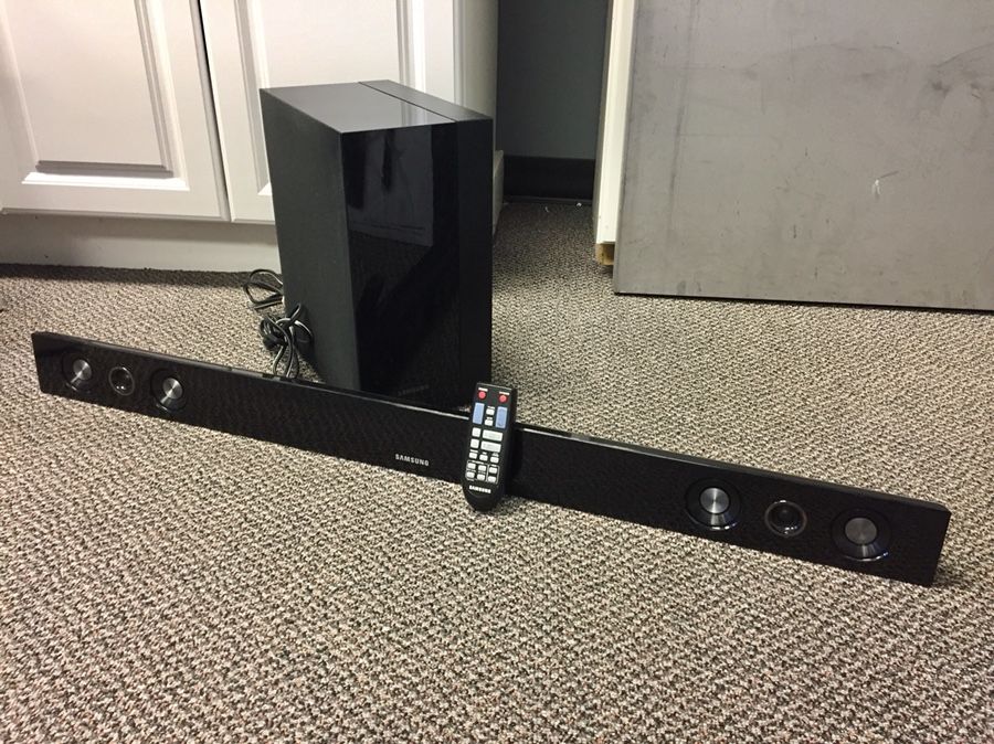 Samsung HW-D550 Soundbar and Subwoofer Home Theater