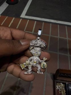 Bussdown pendant