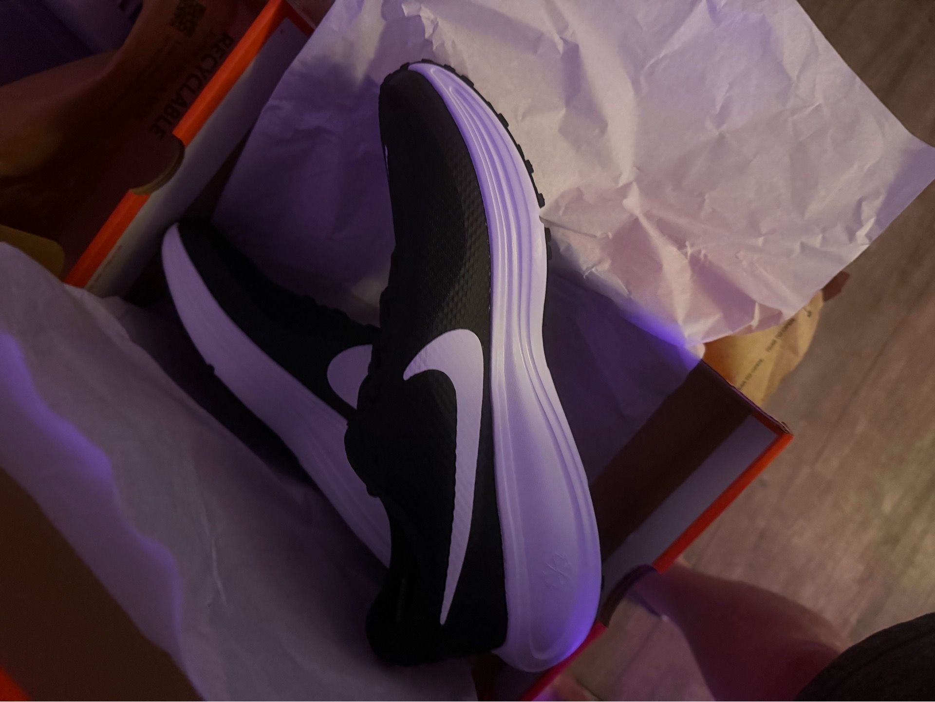 Nike Revolution 8 running shoe 10.5 Men/12 women