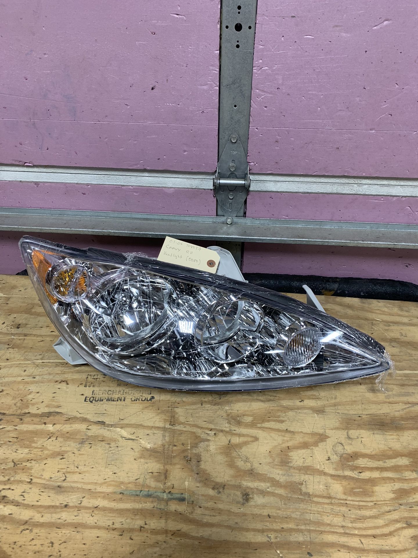 2005-2006 Toyota Camry Right Side Headlight DEPO