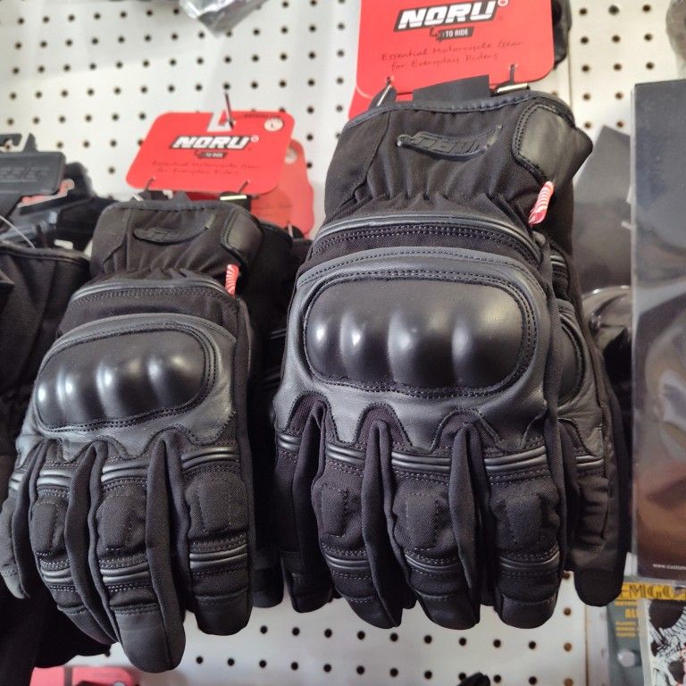 Motorcycle Street Gloves Special Deal $55 Gloves With Knuckle Protection Available In Different Sizes