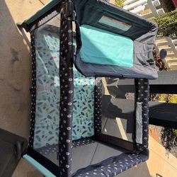 Babideal Dottie Baby Play Yard With Bassinet, Blue Dot, Unisex-WL - New Kids | Color: Black