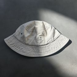 Urban Outfitters bucket hat