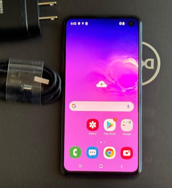 Samsung Galaxy S10e  , 128GB  , Factory Unlocked,  Excellent Condition Like New 