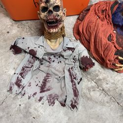 Halloween hanging animatrons