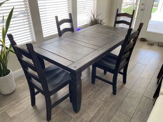 Wood Kitchen Dining Table and 4 Chairs
