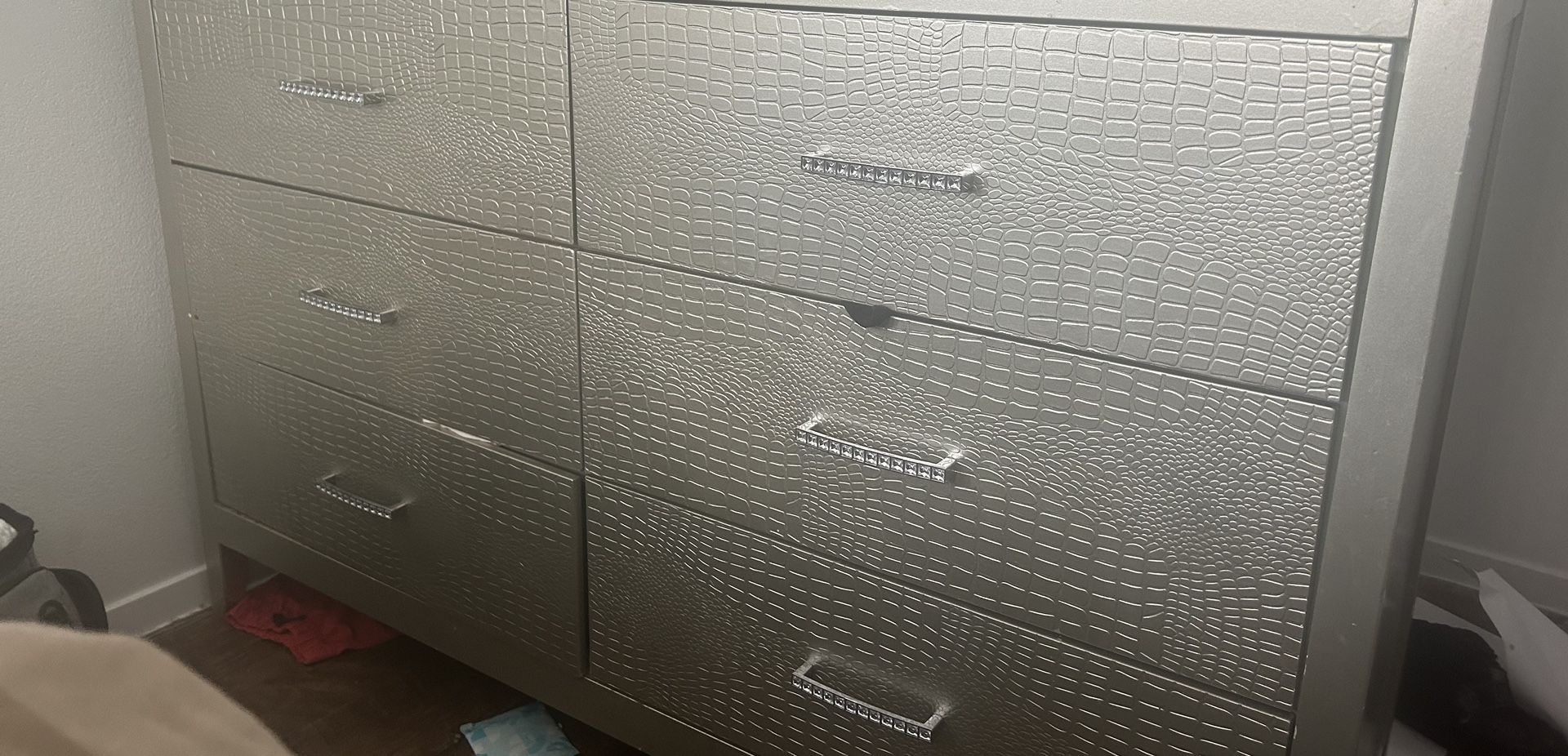 6 Drawer dresser for Sale in Las Vegas, NV OfferUp