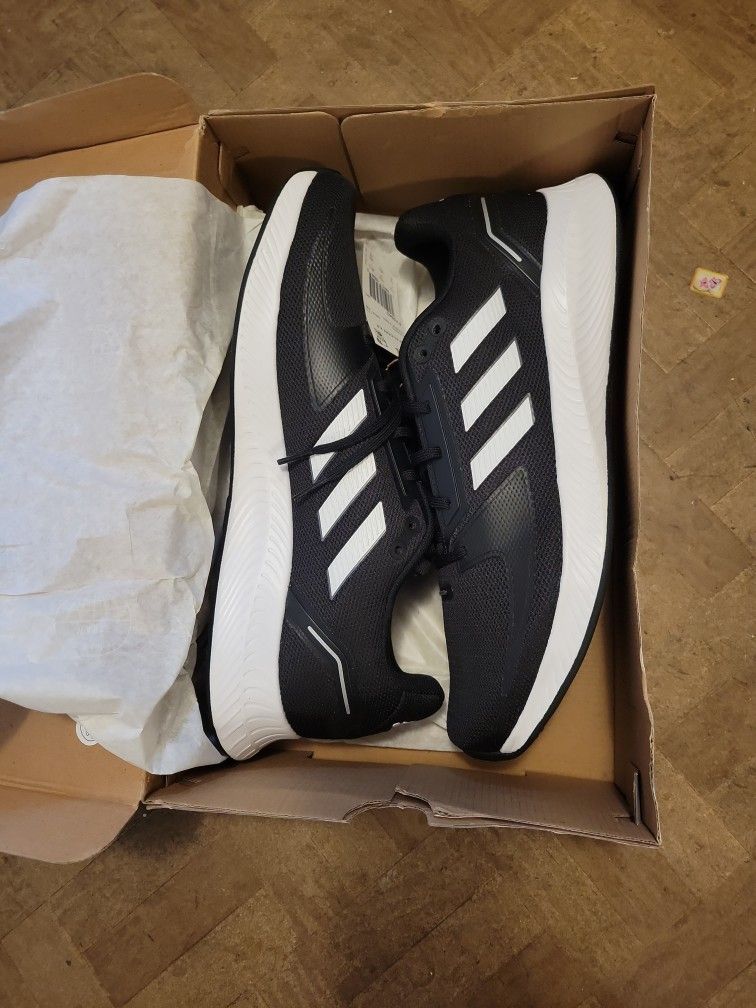 Mens ADIDAS SNEAKERS BRAND NEW SIZE 12